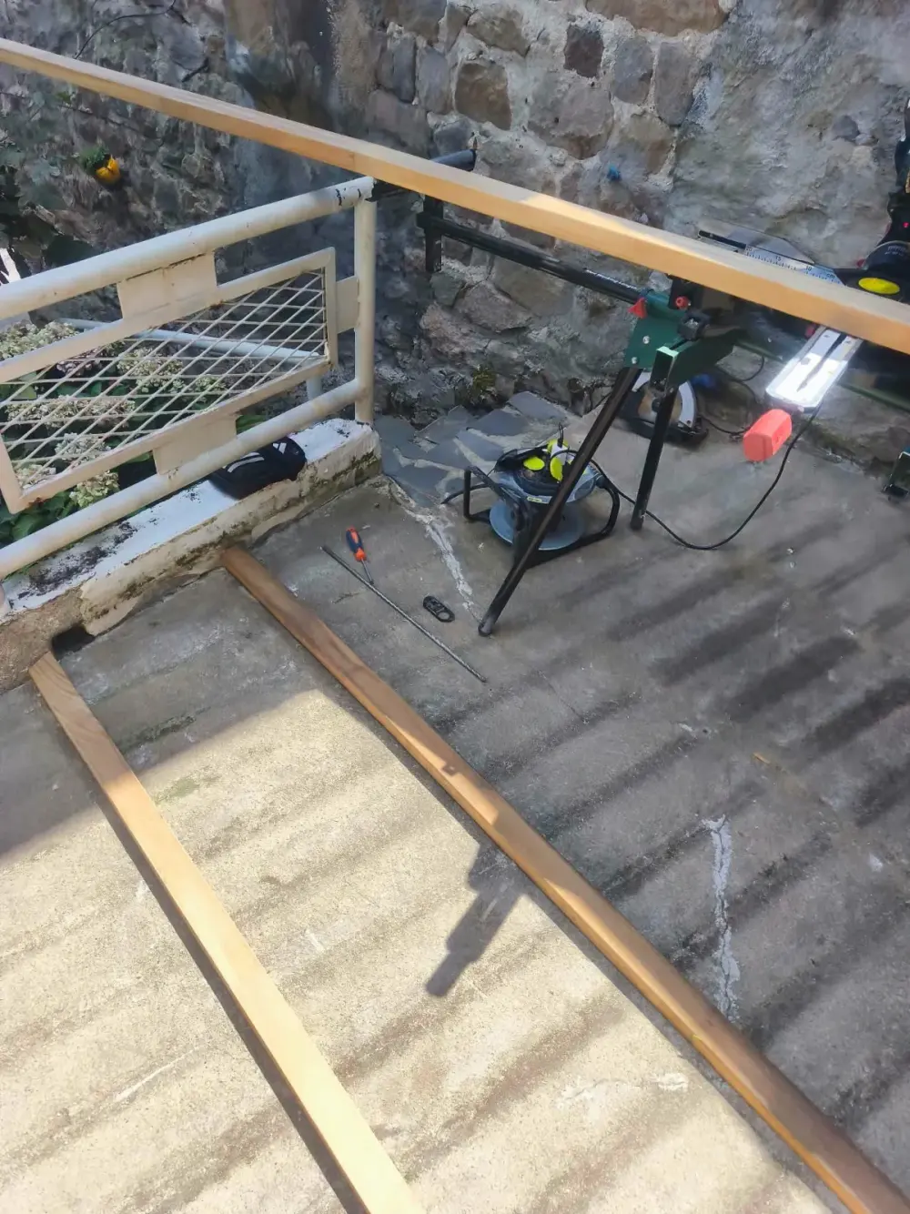 Rénovation d’une terrasse en bois exotique — vue 2